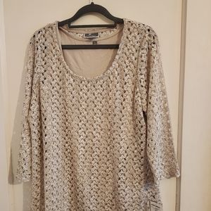 Women's NWT 2 piece Top Size 1X but fits like XL